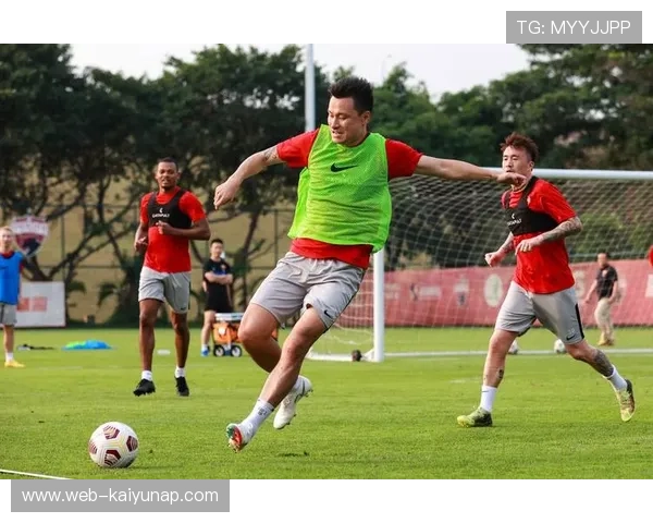 切尔西U21小范围对抗训练更激烈：青训体系中的战斗哲学揭秘